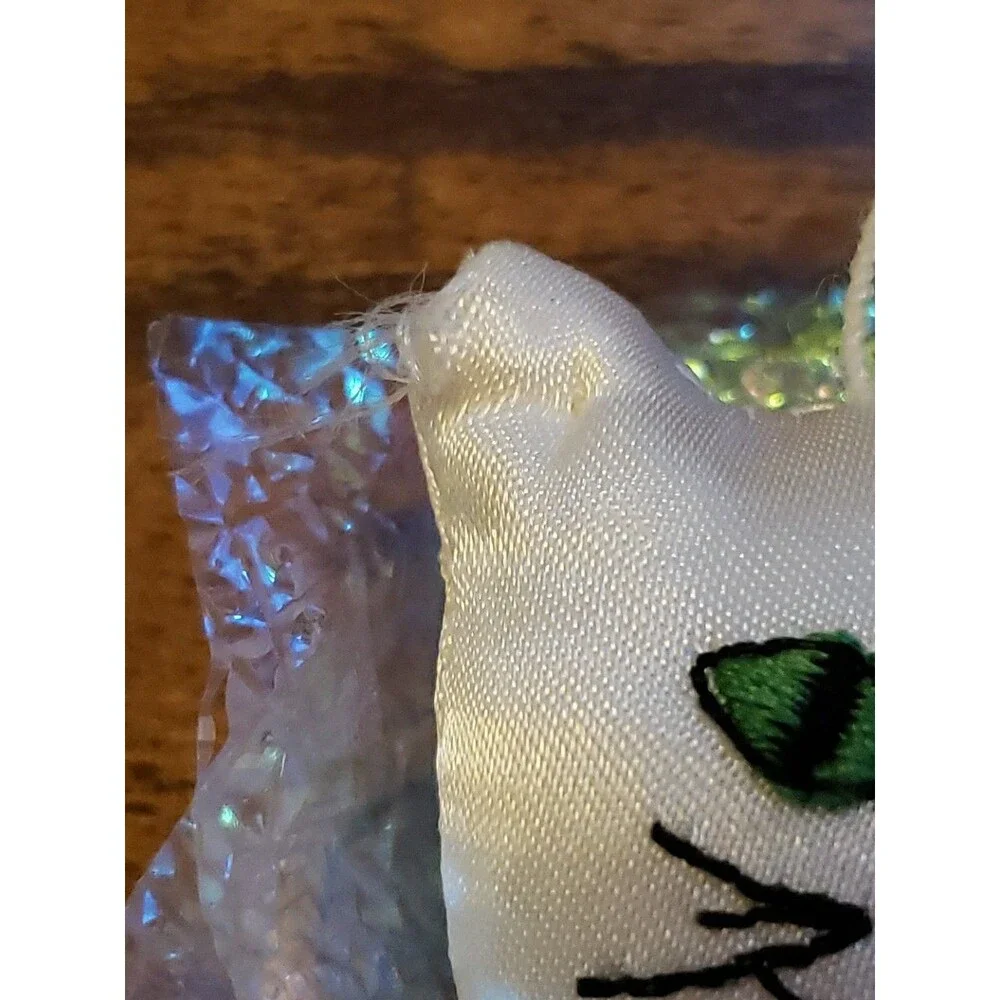 Fancy Feast 1990 Collectible Christmas Ornament White Cat in Bag Russ Kitty